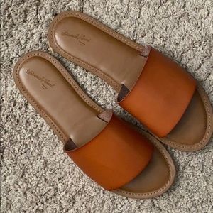 Universal Thread Slide Sandals “Kerrigan” like new